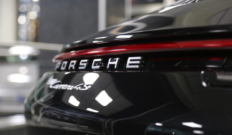 Porsche 911 Carrera 4S Coupè (992) pieno