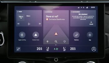 Lynk & Co 01 PHEV auto pieno