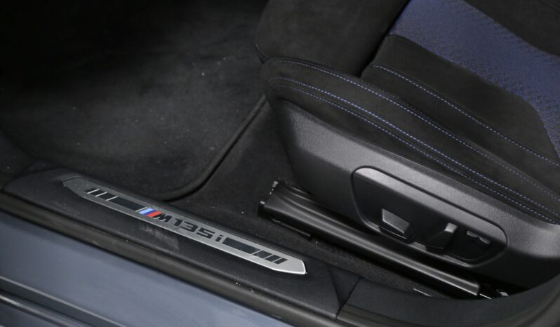 BMW M 135i xDrive auto_2024 pieno