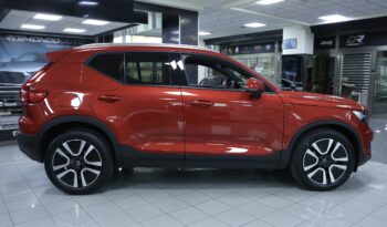 Volvo XC40 D3 Geartronic Momentum Pro pieno