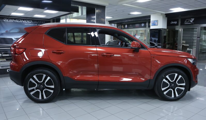 Volvo XC40 D3 Geartronic Momentum Pro pieno