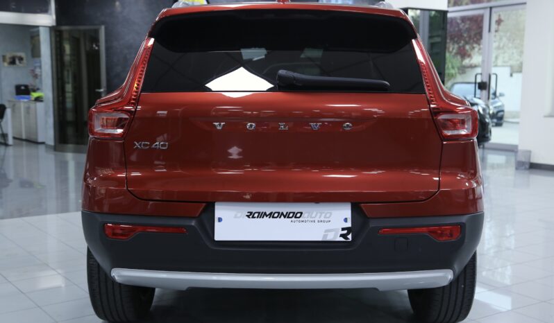 Volvo XC40 D3 Geartronic Momentum Pro pieno