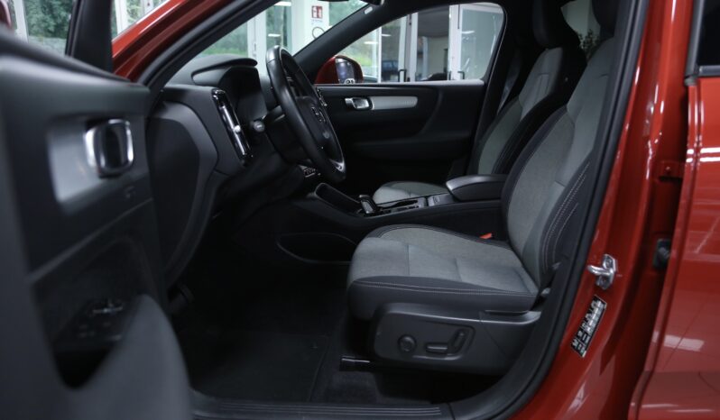 Volvo XC40 D3 Geartronic Momentum Pro pieno