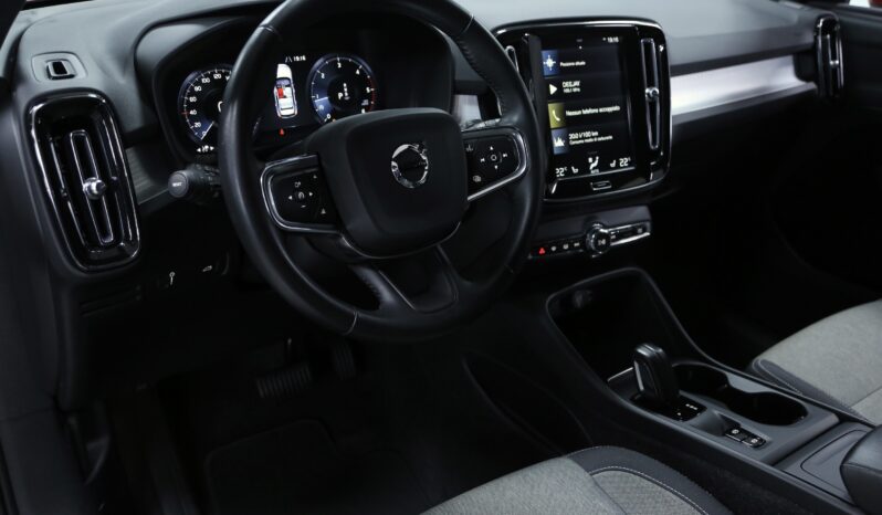 Volvo XC40 D3 Geartronic Momentum Pro pieno