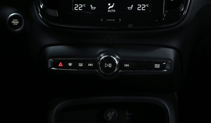 Volvo XC40 D3 Geartronic Momentum Pro pieno
