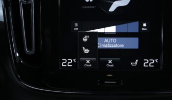 Volvo XC40 D3 Geartronic Momentum Pro pieno