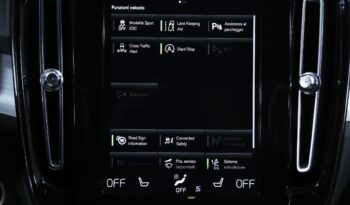 Volvo XC40 D3 Geartronic Momentum Pro pieno
