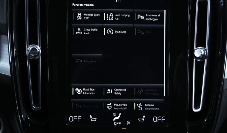 Volvo XC40 D3 Geartronic Momentum Pro pieno