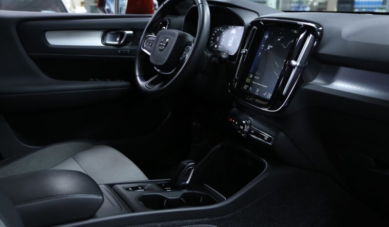 Volvo XC40 D3 Geartronic Momentum Pro pieno
