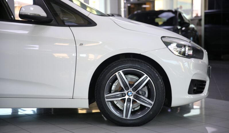 BMW 218d Active Tourer Sport pieno