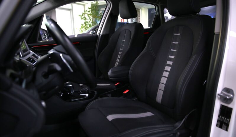 BMW 218d Active Tourer Sport pieno