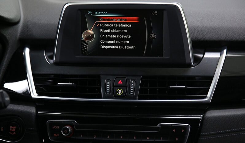 BMW 218d Active Tourer Sport pieno