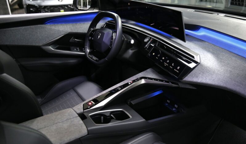 PEUGEOT 3008 Hybrid 145 e-DCS6 GT pieno