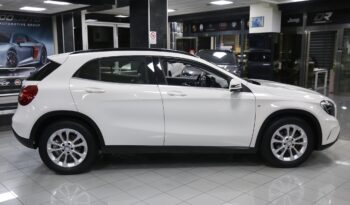 MERCEDES GLA 180 d Automatic Business pieno