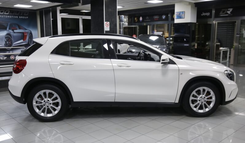 MERCEDES GLA 180 d Automatic Business pieno