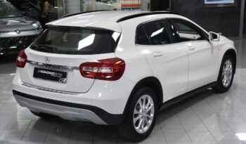 MERCEDES GLA 180 d Automatic Business pieno