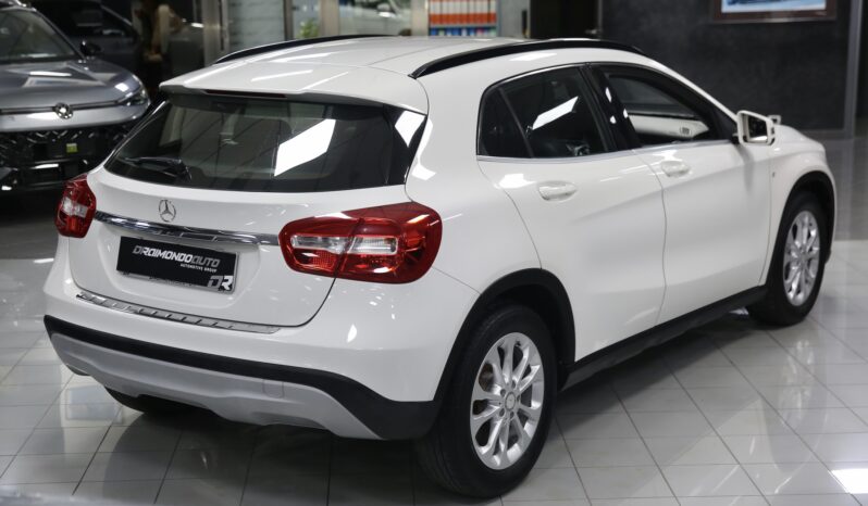 MERCEDES GLA 180 d Automatic Business pieno