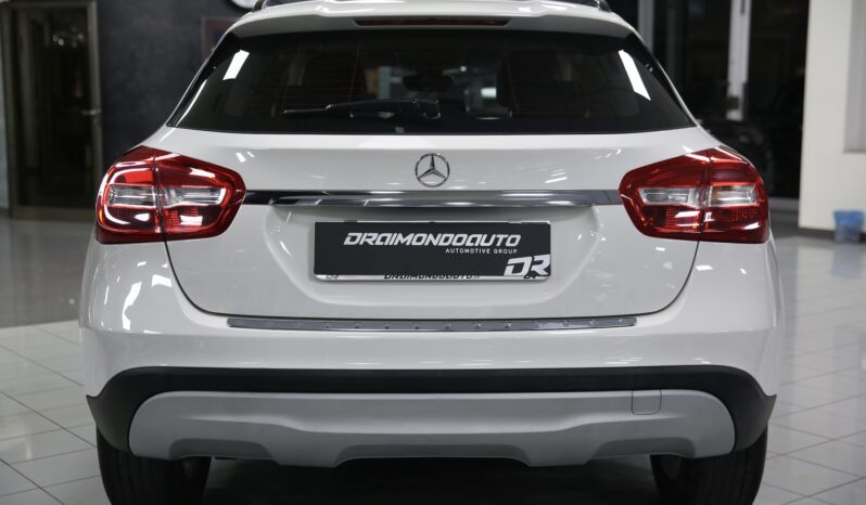 MERCEDES GLA 180 d Automatic Business pieno