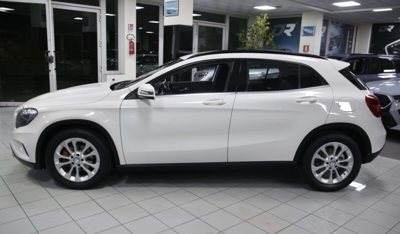 MERCEDES GLA 180 d Automatic Business pieno