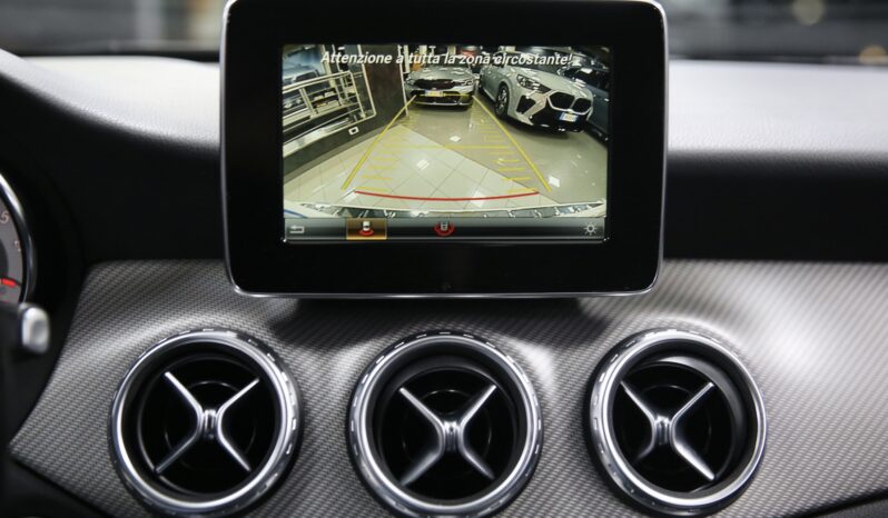 MERCEDES GLA 180 d Automatic Business pieno