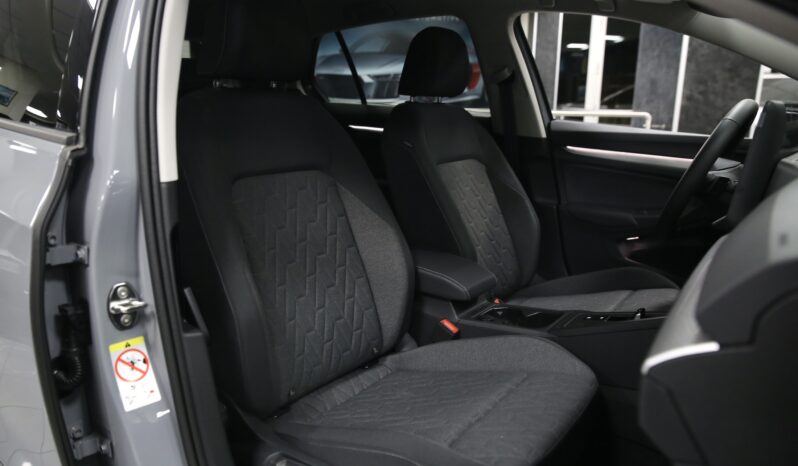 Volkswagen Golf Edition Plus 1.5 eTSI 115 cv DSG NUOVA KM0 pieno